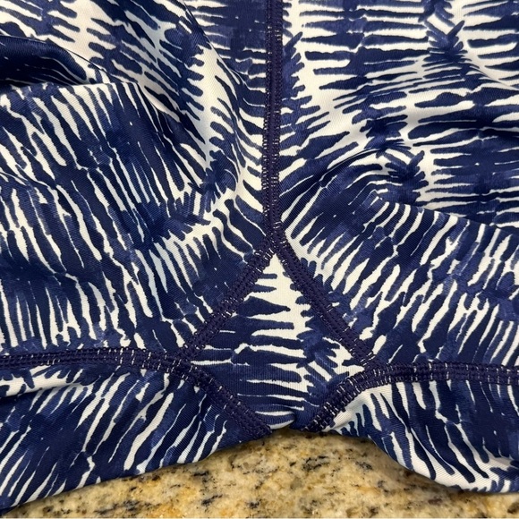 Vineyard Vines Womens Leggings Performance Capri Blue & White Pattern Size Small - Picture 7 of 10
